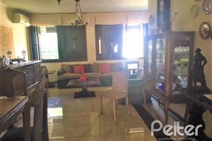 Casa à venda com 230m², 3 dormitórios, 1 suíte, 2 vagas, no bairro Ipanema em Porto Alegre