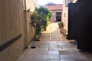 Casa à venda com 230m², 3 dormitórios, 1 suíte, 2 vagas, no bairro Ipanema em Porto Alegre