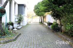 Casa à venda com 290m², 3 dormitórios, 6 vagas, no bairro Menino Deus em Porto Alegre