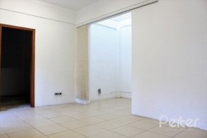 Casa à venda com 290m², 3 dormitórios, 6 vagas, no bairro Menino Deus em Porto Alegre