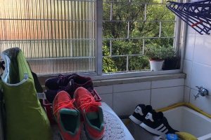 Apartamento à venda com 57m², 2 dormitórios, 1 vaga, no bairro Menino Deus em Porto Alegre