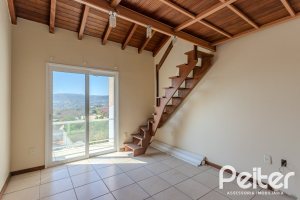 Casa à venda com 298m², 4 dormitórios, 1 suíte, 4 vagas, no bairro Ipanema / Imperial Parque em Porto Alegre