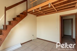 Casa à venda com 298m², 4 dormitórios, 1 suíte, 4 vagas, no bairro Ipanema / Imperial Parque em Porto Alegre