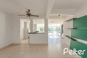 Casa à venda com 298m², 4 dormitórios, 1 suíte, 4 vagas, no bairro Ipanema / Imperial Parque em Porto Alegre