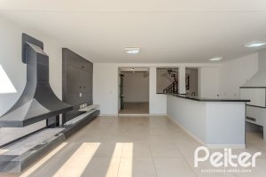 Casa à venda com 298m², 4 dormitórios, 1 suíte, 4 vagas, no bairro Ipanema / Imperial Parque em Porto Alegre