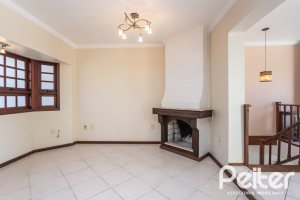 Casa à venda com 298m², 4 dormitórios, 1 suíte, 4 vagas, no bairro Ipanema / Imperial Parque em Porto Alegre