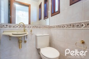 Casa à venda com 298m², 4 dormitórios, 1 suíte, 4 vagas, no bairro Ipanema / Imperial Parque em Porto Alegre
