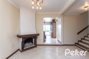 Casa à venda com 298m², 4 dormitórios, 1 suíte, 4 vagas, no bairro Ipanema / Imperial Parque em Porto Alegre