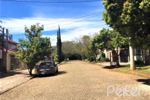 Casa à venda com 298m², 4 dormitórios, 1 suíte, 4 vagas, no bairro Ipanema / Imperial Parque em Porto Alegre