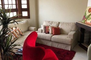 Casa à venda com 298m², 4 dormitórios, 1 suíte, 4 vagas, no bairro Ipanema / Imperial Parque em Porto Alegre