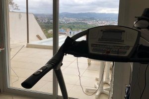 Casa à venda com 298m², 4 dormitórios, 1 suíte, 4 vagas, no bairro Ipanema / Imperial Parque em Porto Alegre