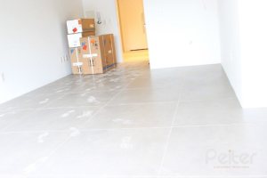 Comercial à venda com 35m², 1 vaga, no bairro Tristeza em Porto Alegre