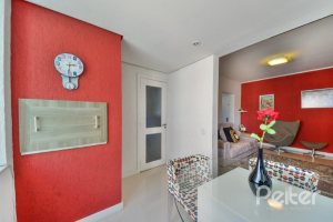 Apartamento à venda com 76m², 2 dormitórios, 1 suíte, 1 vaga, no bairro Tristeza em Porto Alegre
