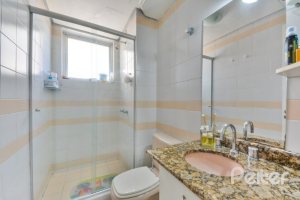 Apartamento à venda com 76m², 2 dormitórios, 1 suíte, 1 vaga, no bairro Tristeza em Porto Alegre