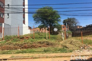 Terreno à venda com 572m², no bairro Tristeza em Porto Alegre