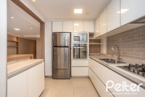 Casa em Condomínio à venda com 290m², 3 dormitórios, 1 suíte, 2 vagas, no bairro Jardim Isabel em Porto Alegre