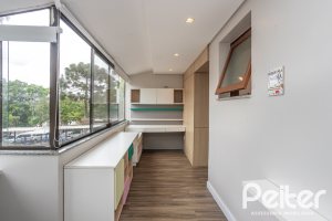 Casa em Condomínio à venda com 290m², 3 dormitórios, 1 suíte, 2 vagas, no bairro Jardim Isabel em Porto Alegre