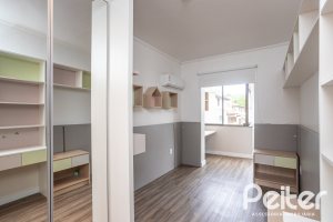 Casa em Condomínio à venda com 290m², 3 dormitórios, 1 suíte, 2 vagas, no bairro Jardim Isabel em Porto Alegre