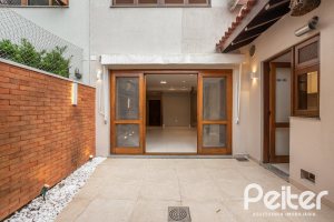 Casa em Condomínio à venda com 290m², 3 dormitórios, 1 suíte, 2 vagas, no bairro Jardim Isabel em Porto Alegre