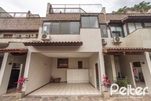 Casa em Condomínio à venda com 290m², 3 dormitórios, 1 suíte, 2 vagas, no bairro Jardim Isabel em Porto Alegre