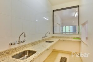 Casa à venda com 1000m², no bairro Chapéu do Sol em Porto Alegre