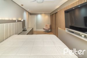 Casa em Condomínio à venda com 240m², 3 dormitórios, 3 suítes, 2 vagas, no bairro Alphaville em PORTO ALEGRE