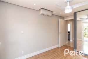 Casa em Condomínio à venda com 240m², 3 dormitórios, 3 suítes, 2 vagas, no bairro Alphaville em PORTO ALEGRE