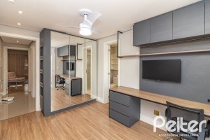 Casa em Condomínio à venda com 240m², 3 dormitórios, 3 suítes, 2 vagas, no bairro Alphaville em PORTO ALEGRE