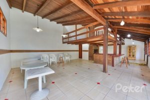 Casa em Condomínio à venda com 220m², 5 dormitórios, 2 suítes, 2 vagas, no bairro Ipanema em Porto Alegre