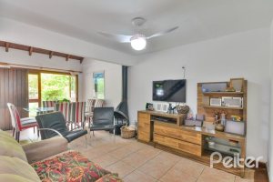 Casa em Condomínio à venda com 220m², 5 dormitórios, 2 suítes, 2 vagas, no bairro Ipanema em Porto Alegre