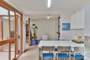 Casa em Condomínio à venda com 220m², 5 dormitórios, 2 suítes, 2 vagas, no bairro Ipanema em Porto Alegre