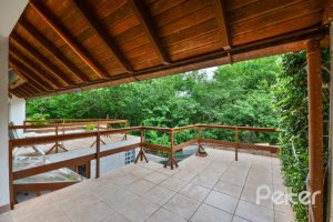 Casa em Condomínio à venda com 220m², 5 dormitórios, 2 suítes, 2 vagas, no bairro Ipanema em Porto Alegre