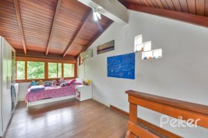 Casa em Condomínio à venda com 220m², 5 dormitórios, 2 suítes, 2 vagas, no bairro Ipanema em Porto Alegre