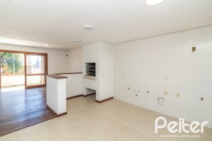 Casa à venda com 240m², 3 dormitórios, 1 suíte, 4 vagas, no bairro Vila Conceição em Porto Alegre