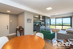 Apartamento à venda com 100m², 3 dormitórios, 1 suíte, 2 vagas, no bairro Cristal em Porto Alegre