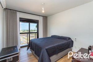 Apartamento à venda com 100m², 3 dormitórios, 1 suíte, 2 vagas, no bairro Cristal em Porto Alegre