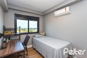 Apartamento à venda com 100m², 3 dormitórios, 1 suíte, 2 vagas, no bairro Cristal em Porto Alegre