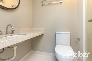 Apartamento à venda com 100m², 3 dormitórios, 1 suíte, 2 vagas, no bairro Cristal em Porto Alegre