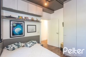 Casa à venda com 170m², 3 dormitórios, 4 vagas, no bairro Tristeza em Porto Alegre