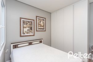 Casa à venda com 170m², 3 dormitórios, 4 vagas, no bairro Tristeza em Porto Alegre