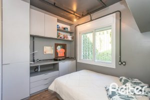 Casa à venda com 170m², 3 dormitórios, 4 vagas, no bairro Tristeza em Porto Alegre