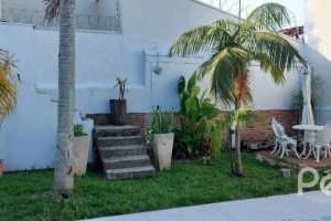 Casa à venda com 224m², 4 dormitórios, 1 suíte, 6 vagas, no bairro Ipanema em Porto Alegre