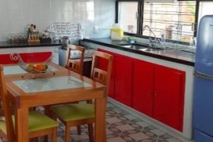 Casa à venda com 224m², 4 dormitórios, 1 suíte, 6 vagas, no bairro Ipanema em Porto Alegre