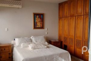 Casa à venda com 224m², 4 dormitórios, 1 suíte, 6 vagas, no bairro Ipanema em Porto Alegre