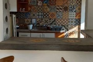 Casa à venda com 224m², 4 dormitórios, 1 suíte, 6 vagas, no bairro Ipanema em Porto Alegre