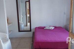 Casa à venda com 224m², 4 dormitórios, 1 suíte, 6 vagas, no bairro Ipanema em Porto Alegre