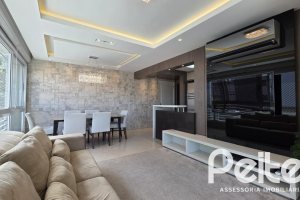 Apartamento à venda com 89m², 2 dormitórios, 1 suíte, 1 vaga, no bairro Tristeza em Porto Alegre