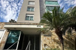 Apartamento à venda com 89m², 2 dormitórios, 1 suíte, 1 vaga, no bairro Tristeza em Porto Alegre