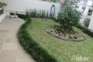 Casa à venda com 240m², 4 dormitórios, 1 suíte, 3 vagas, no bairro Camaquã em Porto Alegre