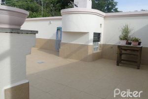 Casa à venda com 240m², 4 dormitórios, 1 suíte, 3 vagas, no bairro Camaquã em Porto Alegre